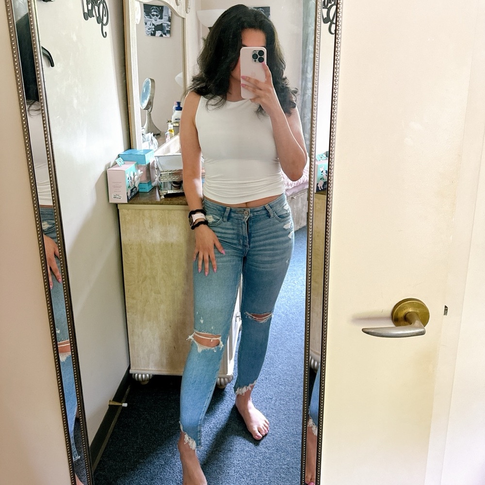 American Eagle Distressed Skinny Jeans (stretchy)